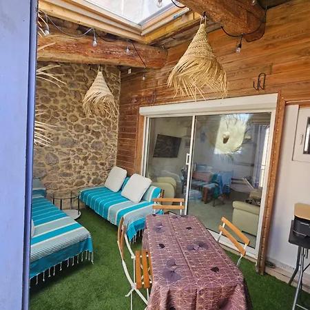 Maison De Dans Le Coeur Historique De Avec Clim Et Terrasse Couverte * Marseillan (Herault)