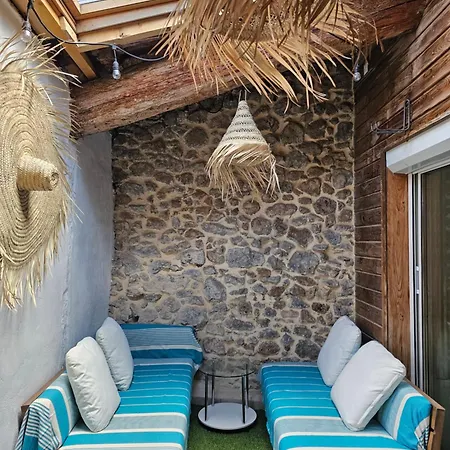 Maison De Dans Le Coeur Historique De Avec Clim Et Terrasse Couverte *