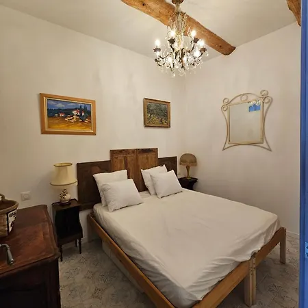 Prázdninový dům Maison De Dans Le Coeur Historique De Avec Clim Et Terrasse Couverte *