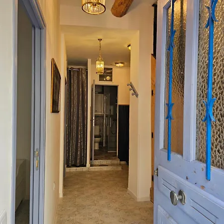 Prázdninový dům Maison De Dans Le Coeur Historique De Avec Clim Et Terrasse Couverte