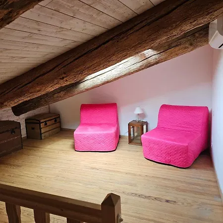 Prázdninový dům Maison De Dans Le Coeur Historique De Avec Clim Et Terrasse Couverte *